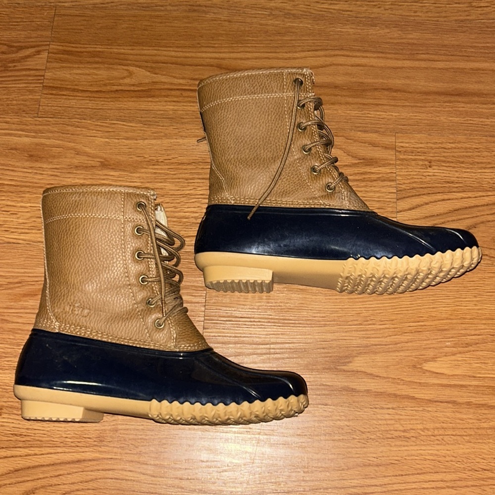 SOLDWomen's Tan and Black Lace-Up Boots - Picture 5 of 9
